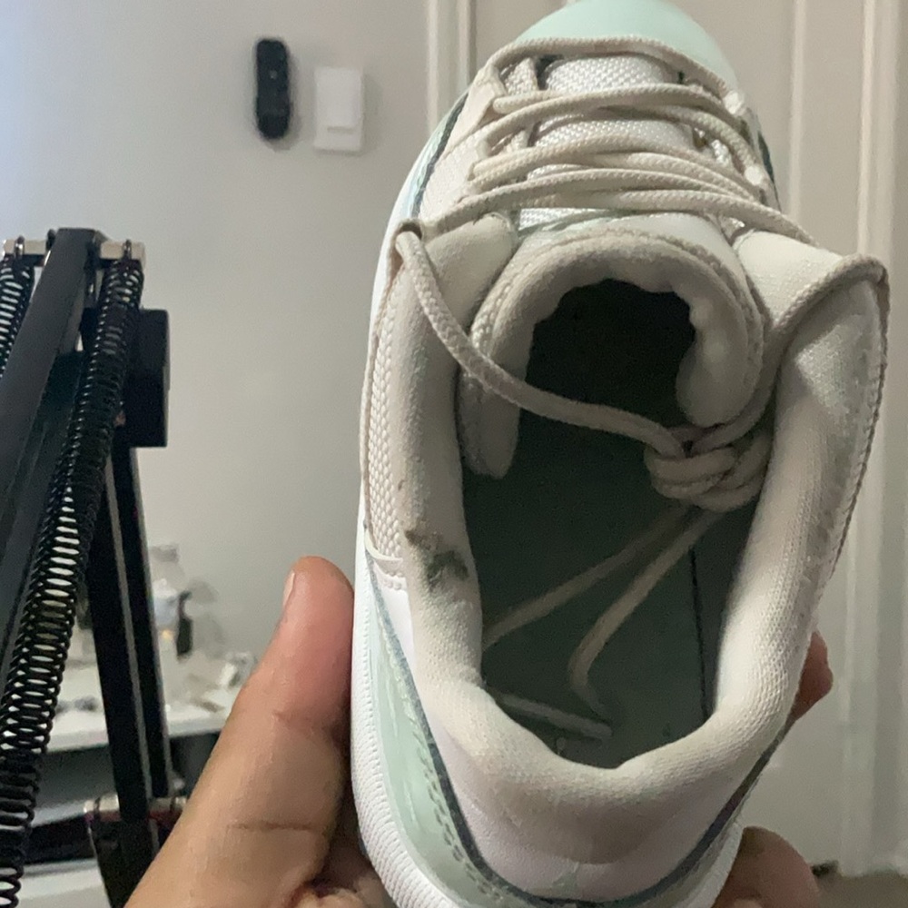 Youth AJ 11 Low ‘Igloo’ - Size 11C - Great Condition, Clean And Ready To Wear - Picture 9 of 9